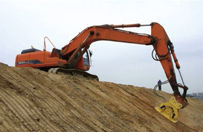 bauma China 2018 山東銘德機械攜多功能屬具設備亮相上海寶馬展，助力建筑安裝工程